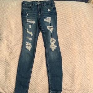 Hollister ripped skinny jeans